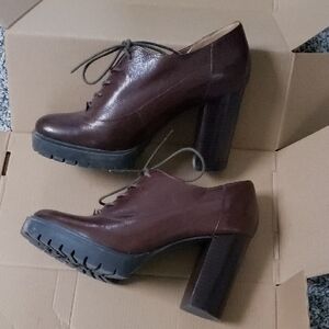 Nine West brown lace up platform shoe